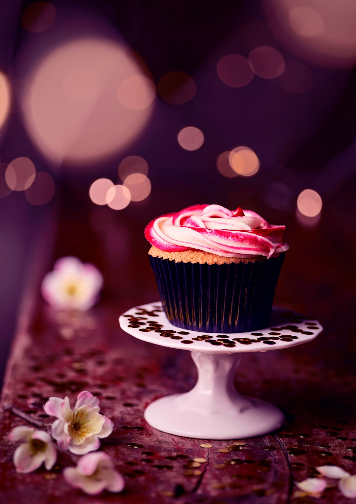 a photo of a cupcake